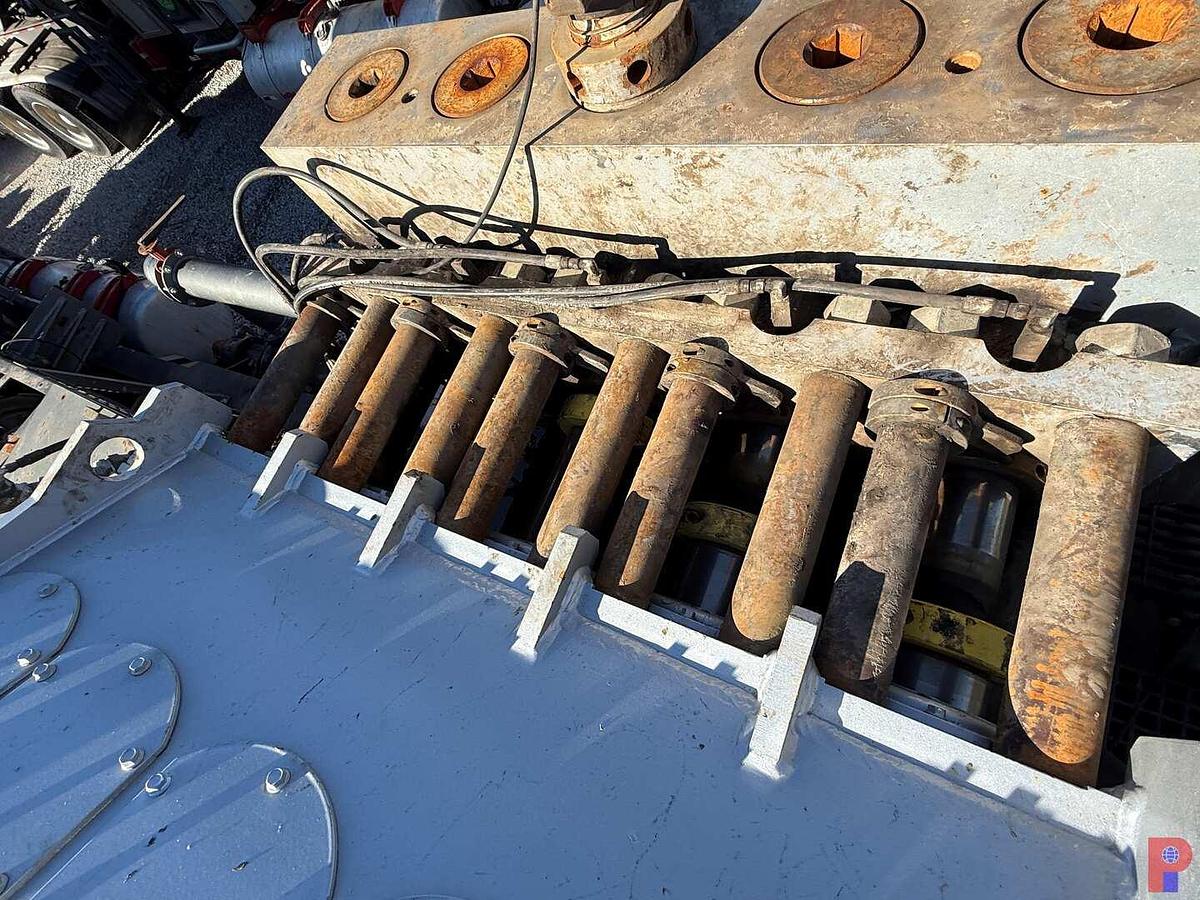 Used 2012 UE MANUFACTURING 2250 HP QUINTUPLEX 3-AXLE FRAC PUMP TRAILER (FIELD READY)