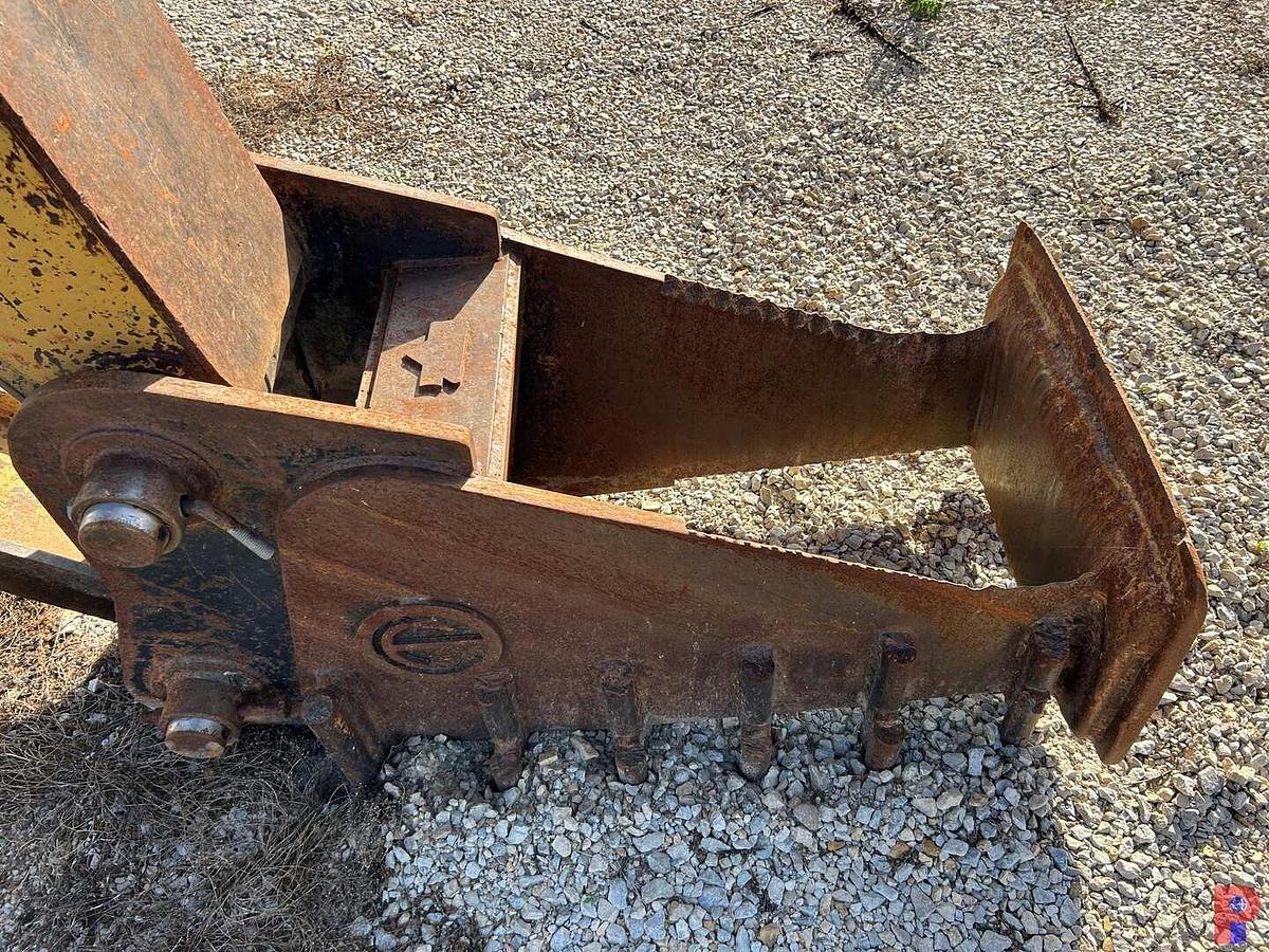 Used 2012 CATERPILLAR 320E CRAWLER EXCAVATOR