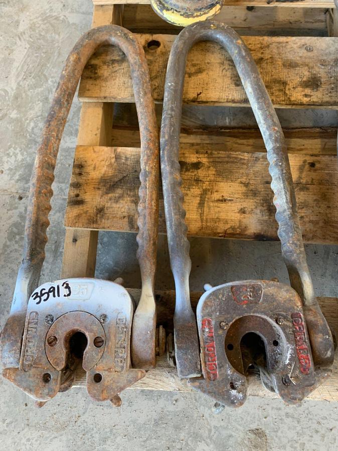 Used (2) 5/8 CROWN Plate Type 25 Ton Rod Elevators