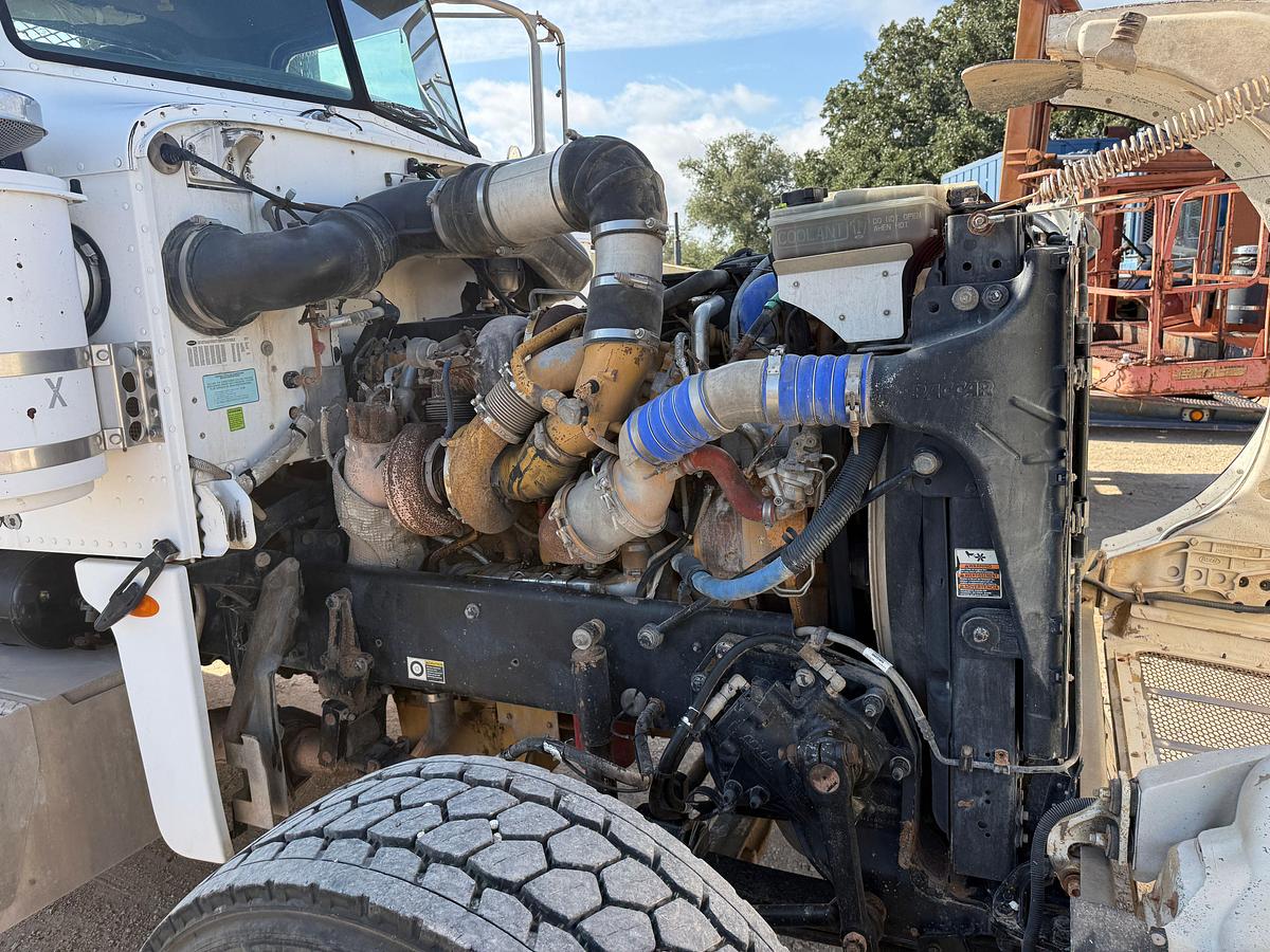 Used 2009 PETERBILT 367 T/A 65K LBS WINCH TRUCK