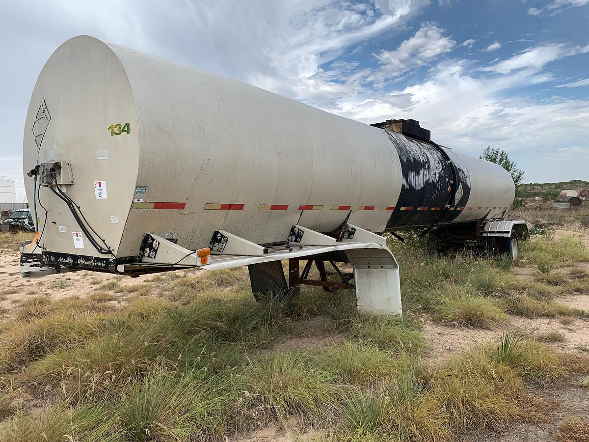 Used 1987 International Tank 6,650 Gal Fluid Transport Trailer