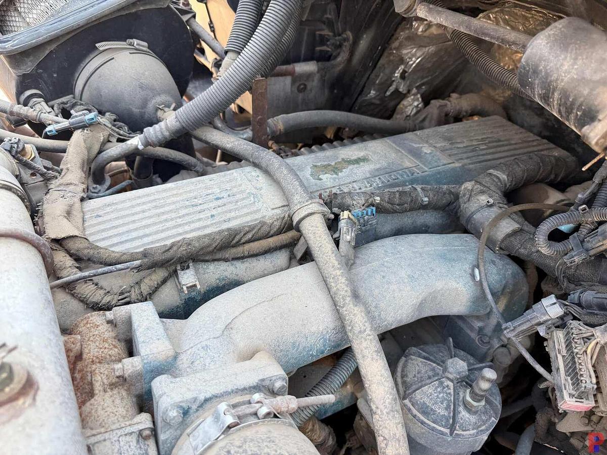 Used 2005 INTERNATIONAL WORKSTAR 7400 W/ 90’ PLATFORM SIGN CRANE TRUCK