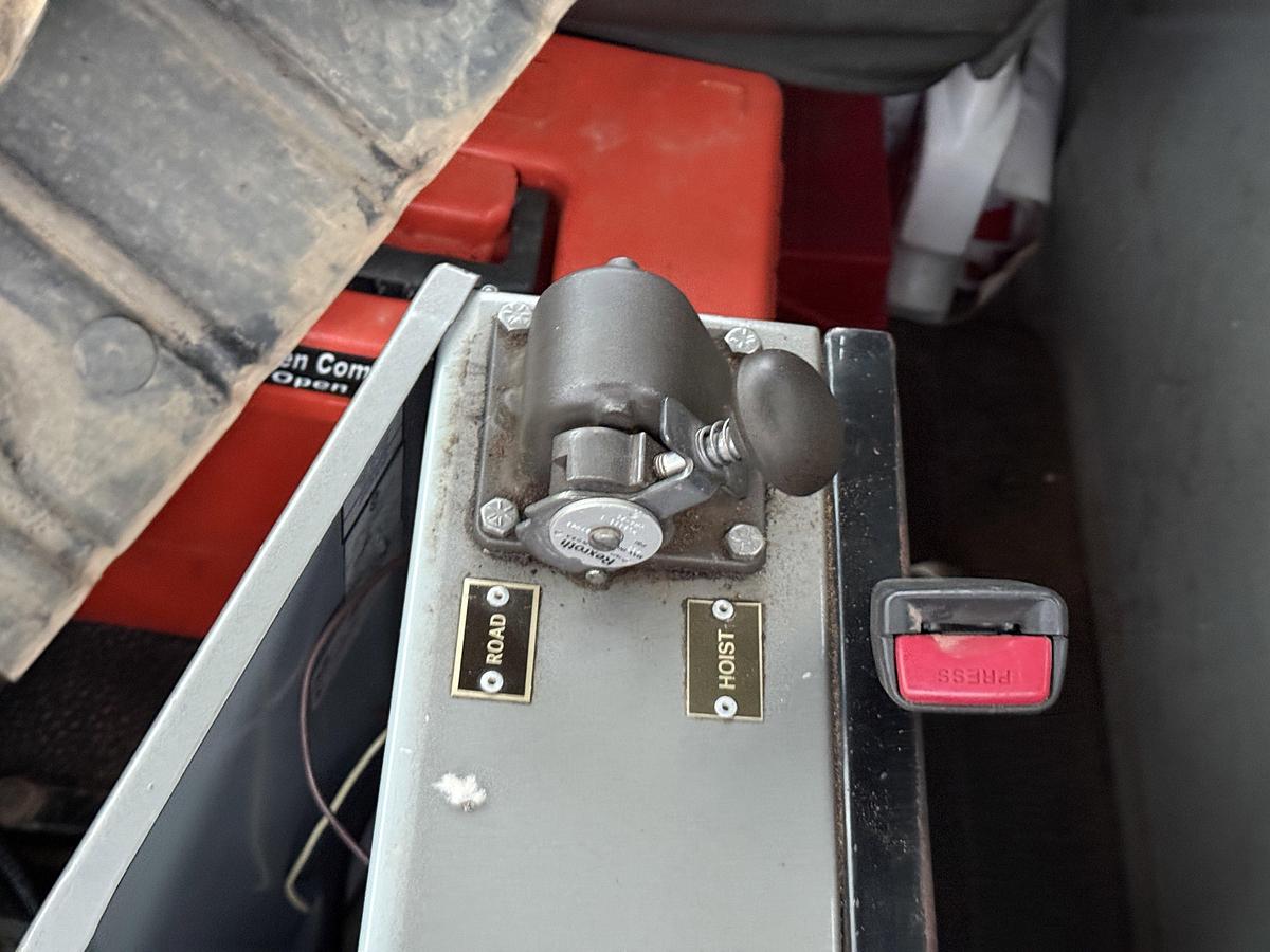 Used WATSON HOPPER GX SWAB RIG MTD ON 2009 INTERNATIONAL WORKSTAR 7500 T/A TRUCK