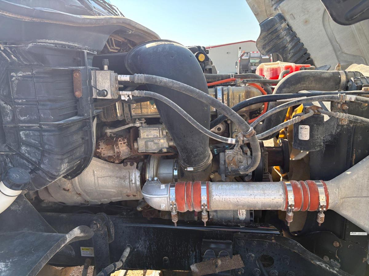 Used 2013 FREIGHTLINER CASCADIA