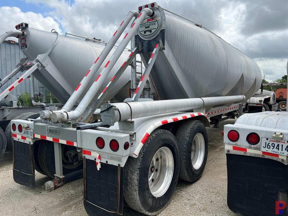 Used 2009 STEPHENS T/A PNEUMATIC TRAILER