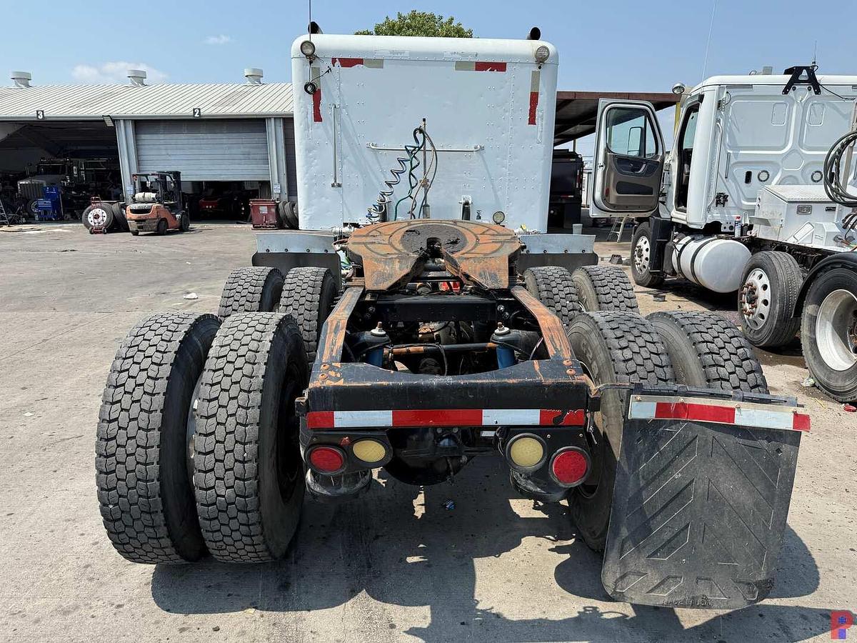 Used 2013 PETERBILT 367 T/A SLEEPR TRUCK