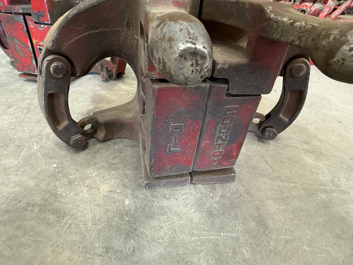 Used OIL COUNTRY 100-TON 2-3/8" TUBING ELEVATOR