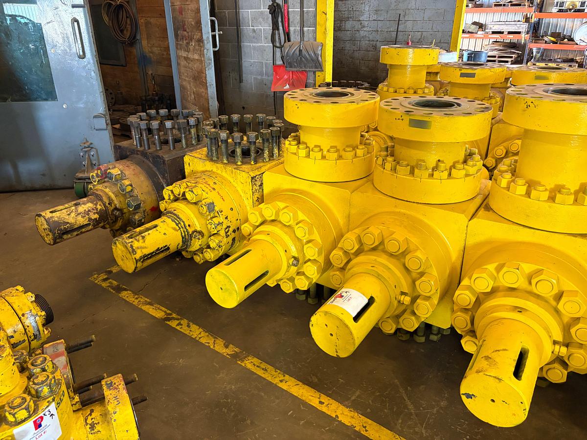 Used (4x$) 7-1/16” 15k hydraulic frac valves, field ready
