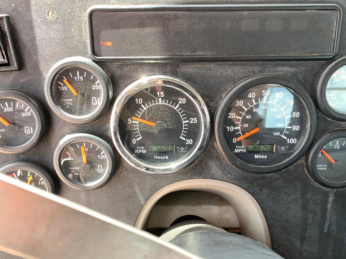Used 2019 WESTERN STAR 4900 SB T/A DAYCAB HAUL TRUCK