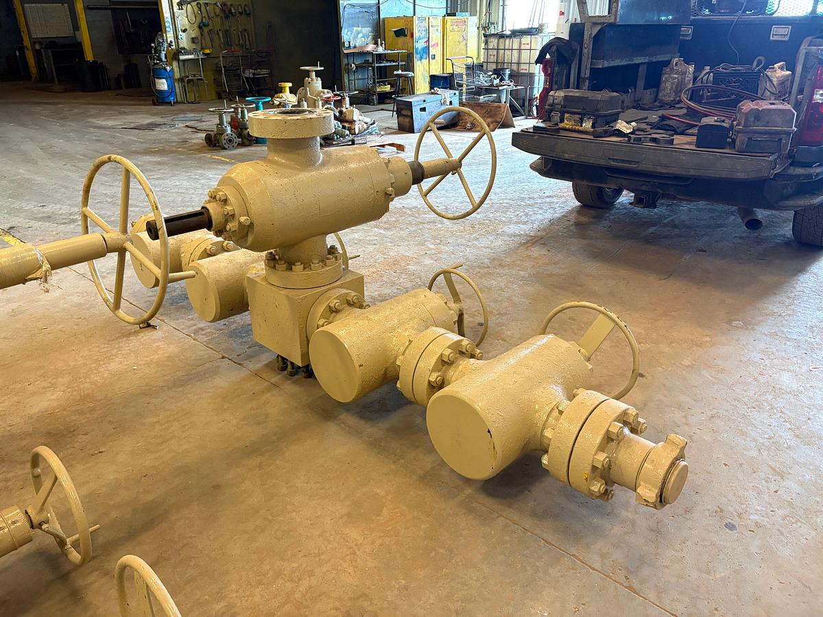 Used (4) 4-1/16” 10k gate valves, (1) 5-1/8” 10k gate valve & (1) 4-way fluid cross