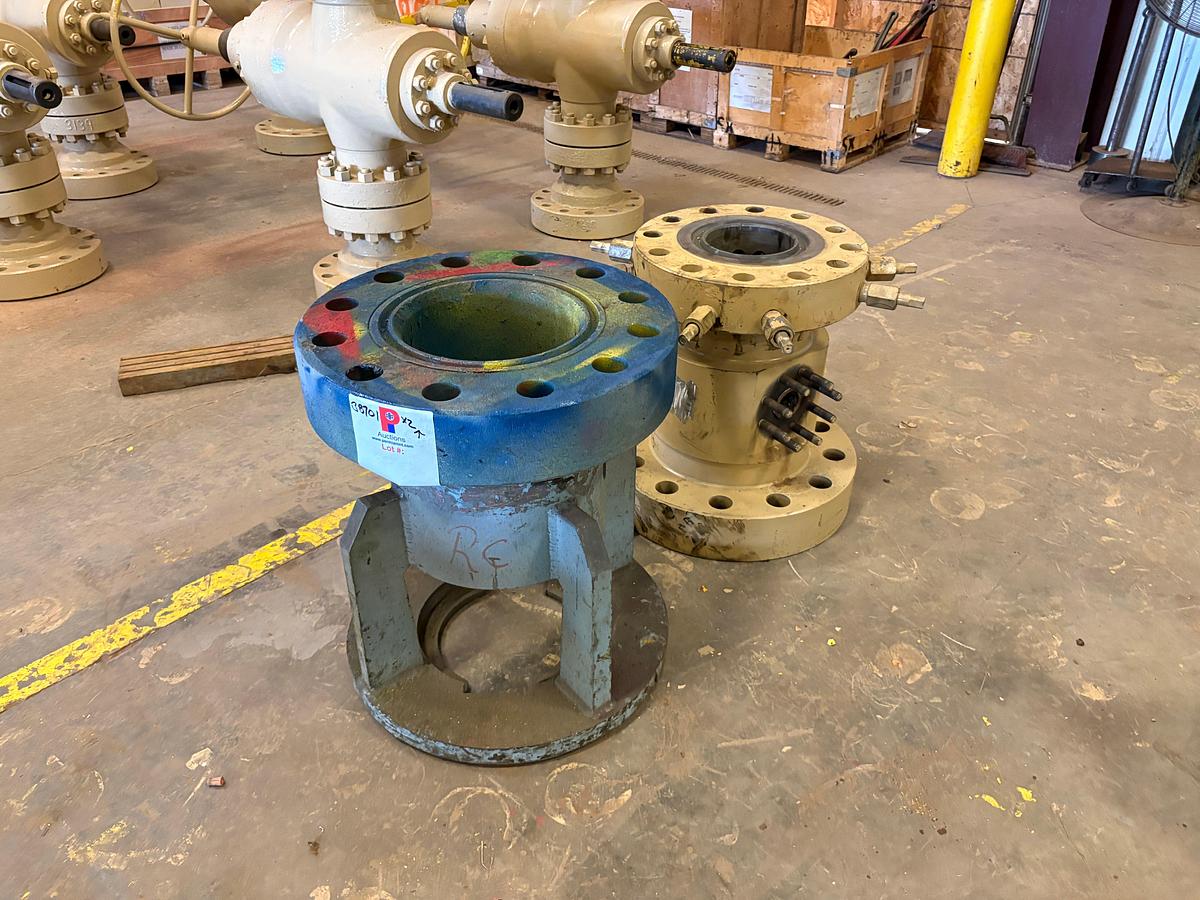 Used (1) Braden tubing head & (1) casing head w/ baseplate