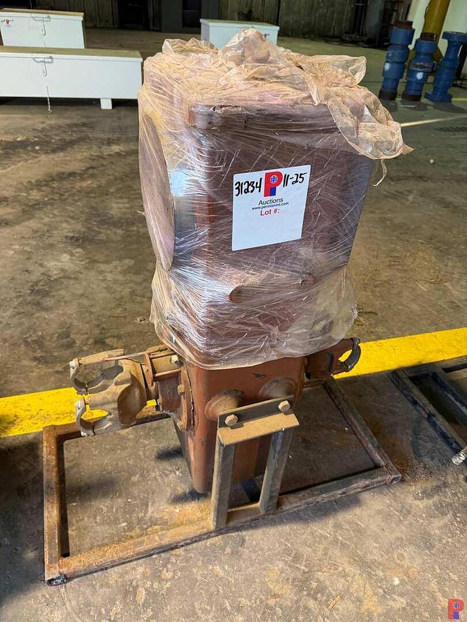 Used NAMCO MODEL 237A GEAR BOX TRANSFER CASE