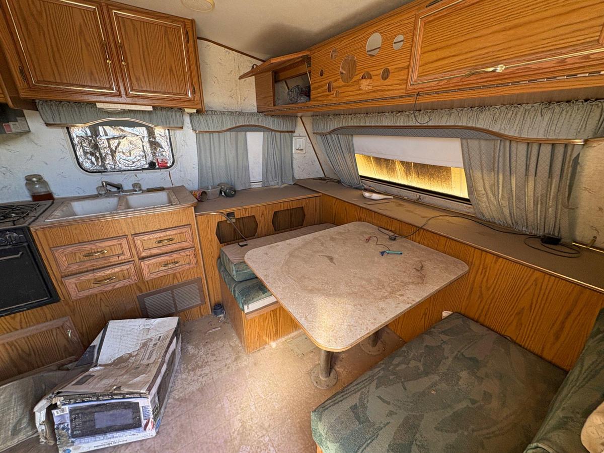 Used Jayco Eagle 210SL 18’ T/A BUMPER PULL CAMPER TRAILER