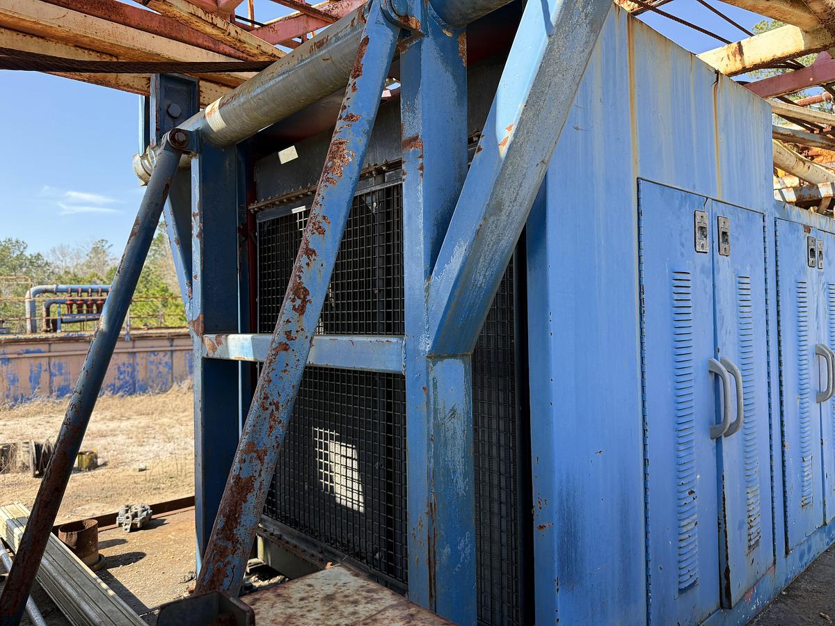 Used 2007 MOOR RIG XJ60 DD 104'-200K 5-AXLE WELL SERVICE WORKOVER RIG