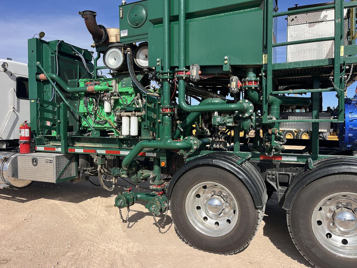 Used WEIR SPM 600-HP 15K WP TRIPLEX PUMP UNIT MTD ON 2008 KENWORTH T800 T/A TRUCK