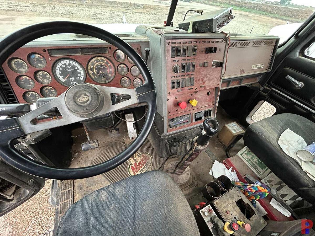 Used 1999 MACK CH613 CAB & CHASSIS W/ CT REEL