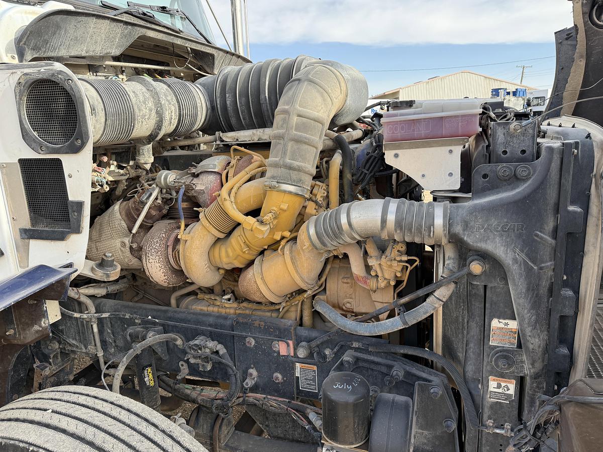 Used 2008 KENWORTH T800 T/A 60K HYD. SLICK BACK WINCH TRUCK