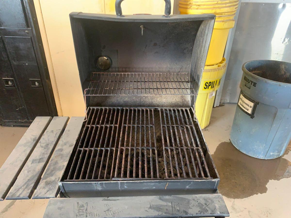 Used BLACKSTONE Flattop Griddle, and Char-Griller Grill