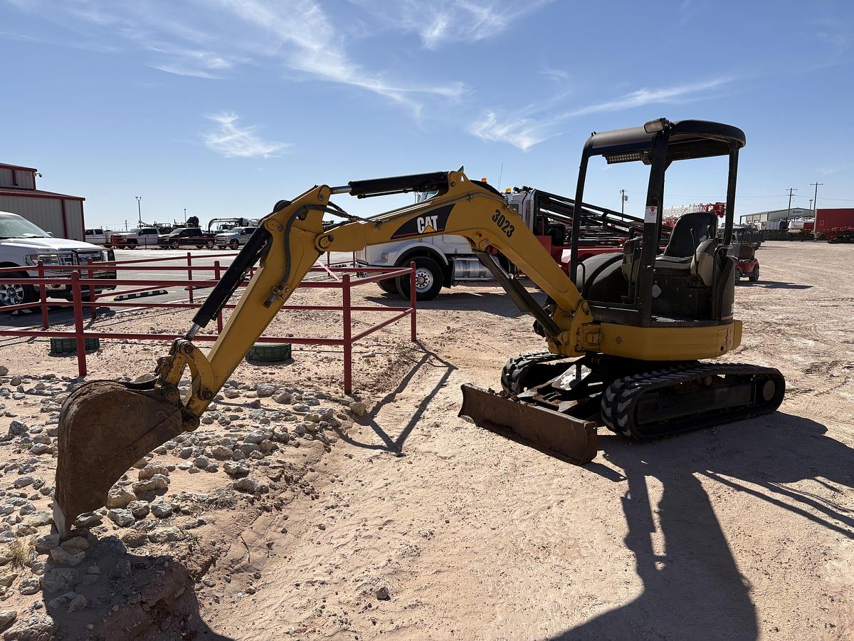 Used 2003 CATERPILLAR 303CR MINI EXCAVATOR