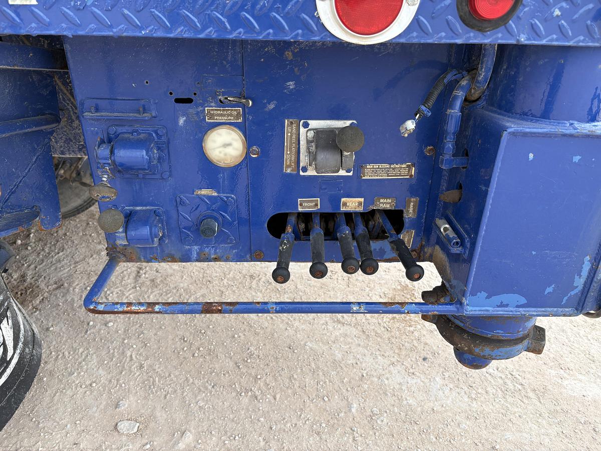 Used 2005 WATSON HOPPER S/D SWAB RIG MTD ON T/A INTERNATIONAL 7400