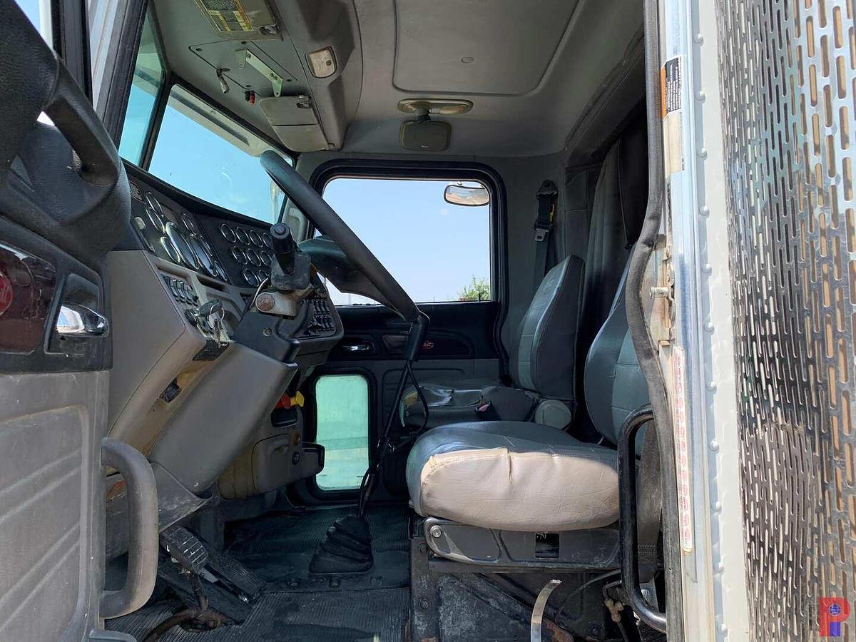 Used 2013 PETERBILT 367 T/A SLEEPER TRUCK