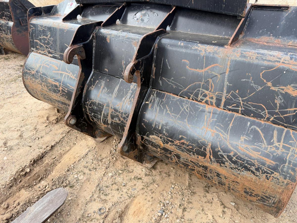 Used CAT Quick Attach Bucket & Forks F/ Wheel Loader