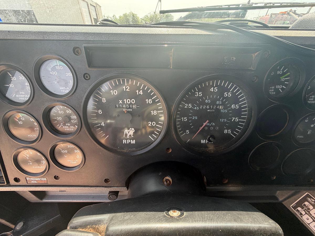 Used 1999 MACK CH612 T/A DAYCAB GIN POLE TRUCK