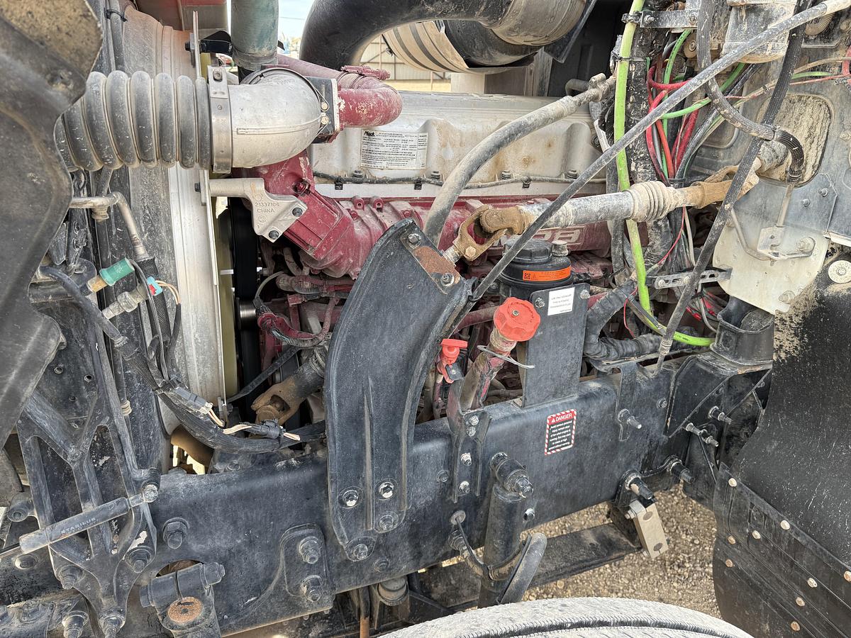 Used 2014 MACK PINNACLE CHU613 T/A 80K HYD. SLICK BACK WINCH TRUCK