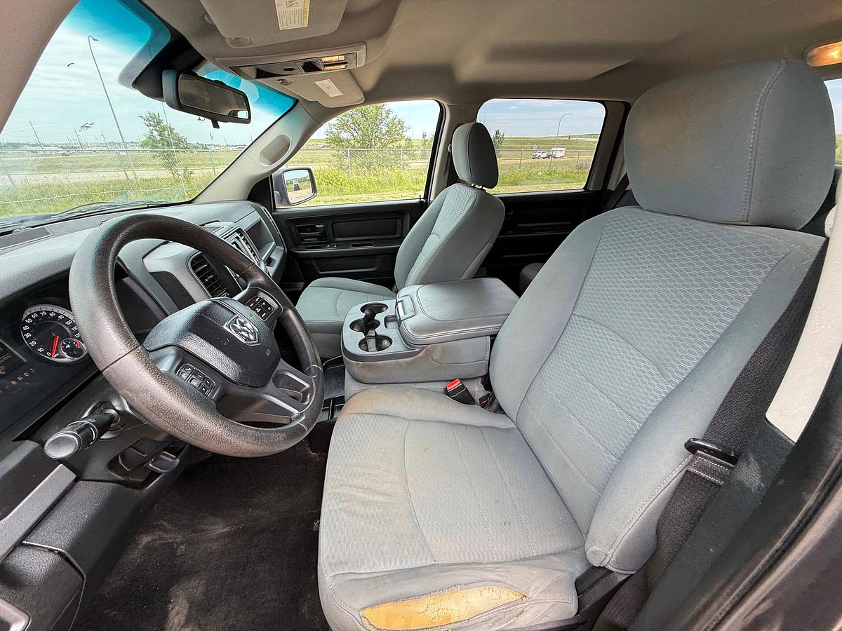 Used 2014 RAM 1500 HEMI 4X4 CREW CAB PICKUP TRUCK