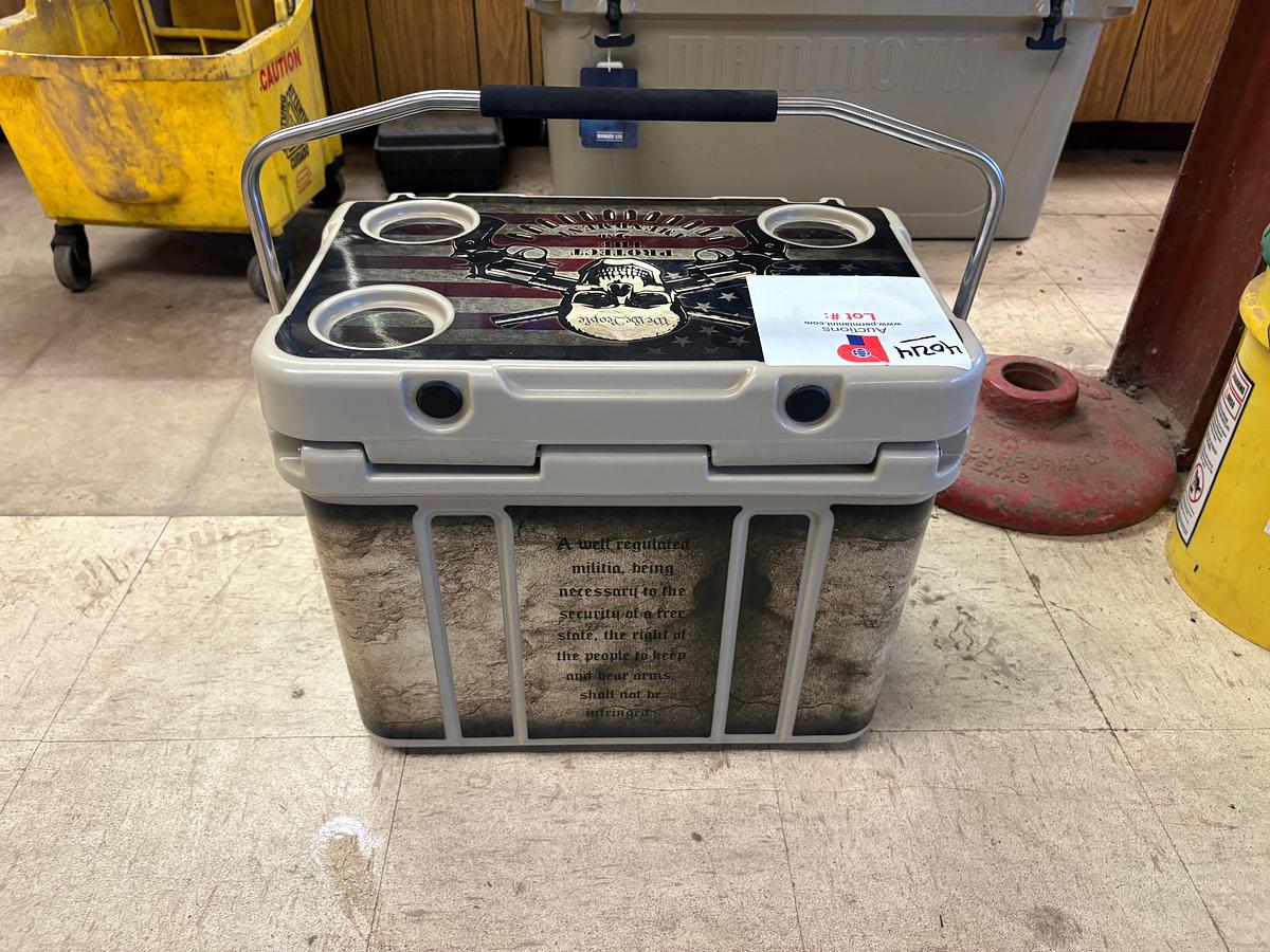 Used UNUSED Mammoth 30qt cooler