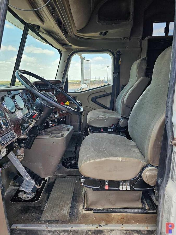 Used 2006 INTERNATIONAL  9400I T/A 60” SLEEPER TRUCK