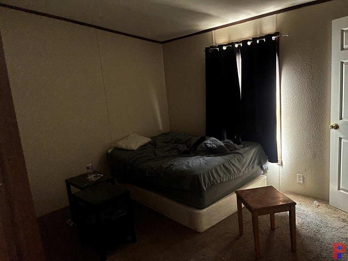 Used 2012 OAK CREEK 60’ X 30’ 4-BED 2-BATH DOUBLE WIDE MOBILE HOME