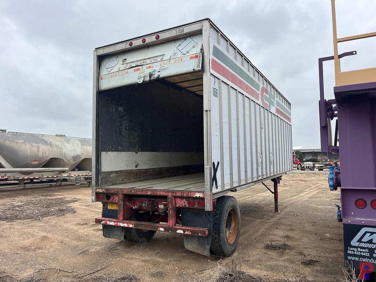 Used 1985 ROAD SYSTEMS 26’ S/A VAN CARGO TRAILER