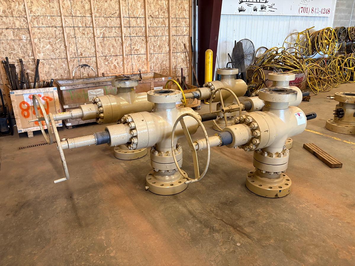 Used (5x$) 5-1/8” 10k gate valves w/ 5” x 7” x 14” spools