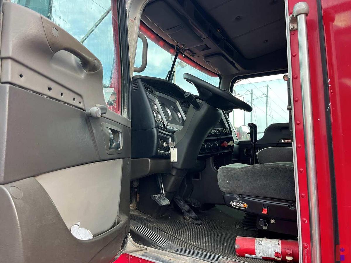 Used 2009 KENWORTH T800 T/A 36” SLEEPER TRUCK