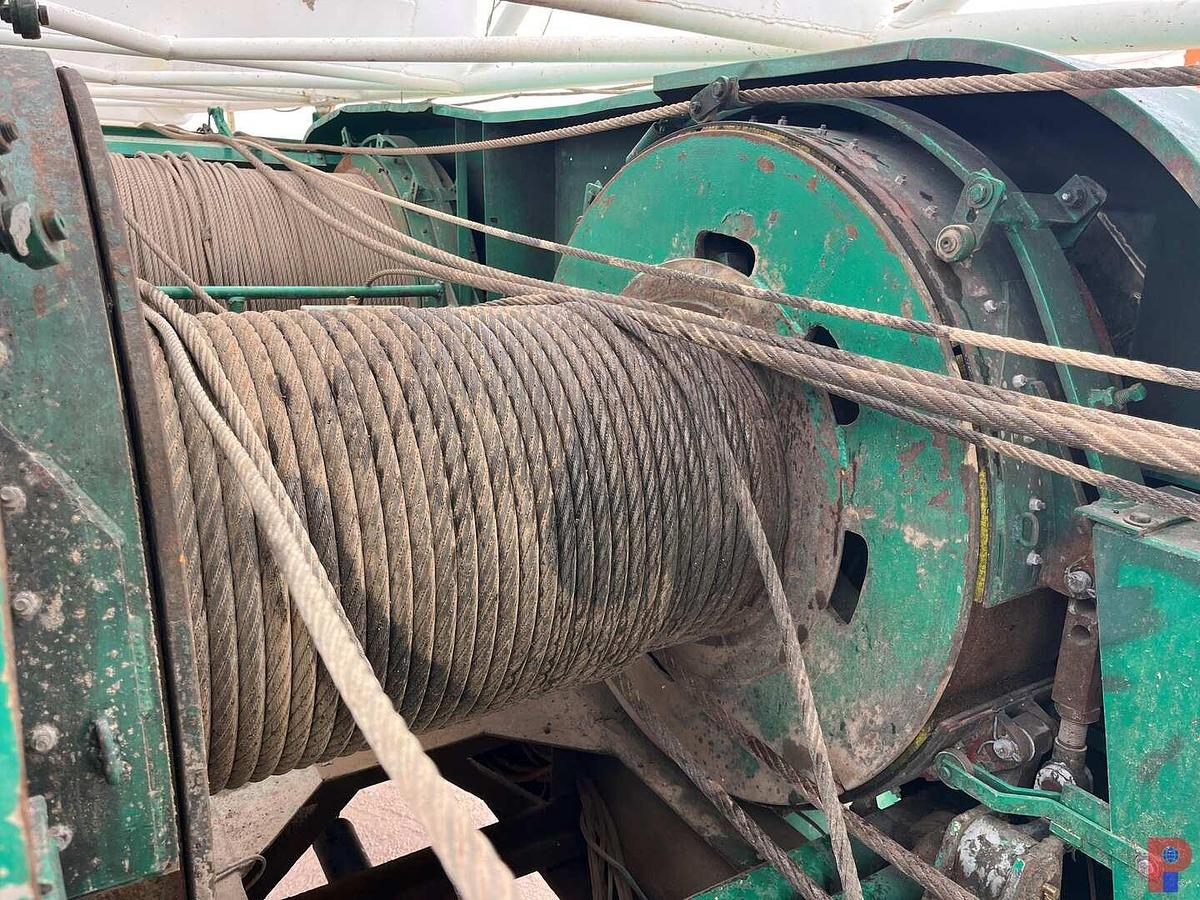 Used FRANKS 1287/160 BACK IN WELL SERVICE RIG MTD ON 4-AXLE CARRIER