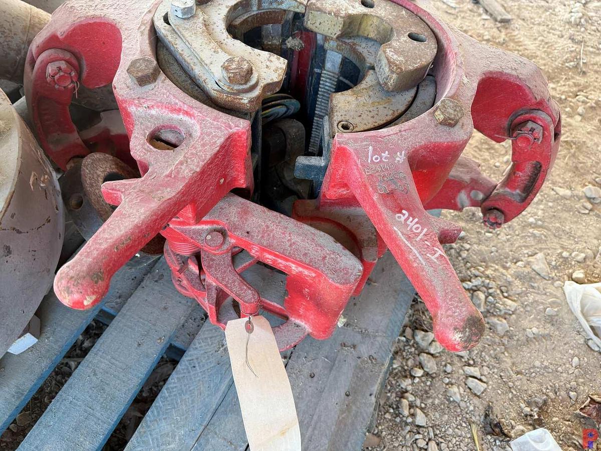 Used PALLET W/ (1) AOT 75 TON YC SLIP TYPE ELEVATOR, (2) 7-1/16” 5K X 10K WP STUDDED DSA