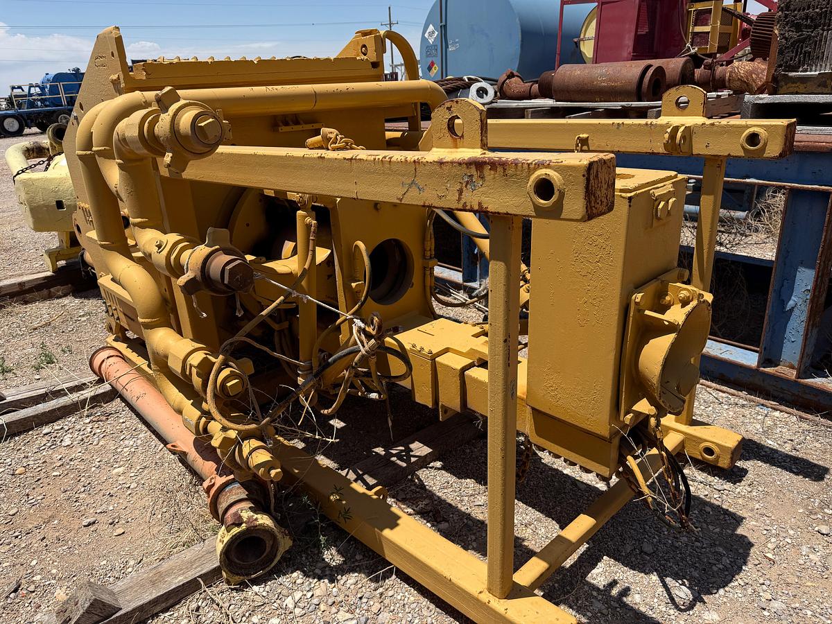 Used TESCO TOP DRIVE W/ NATIONAL P-400 SWIVEL, RAIL SYS, ELEVATOR LINKS, (UNASSEMBLED)