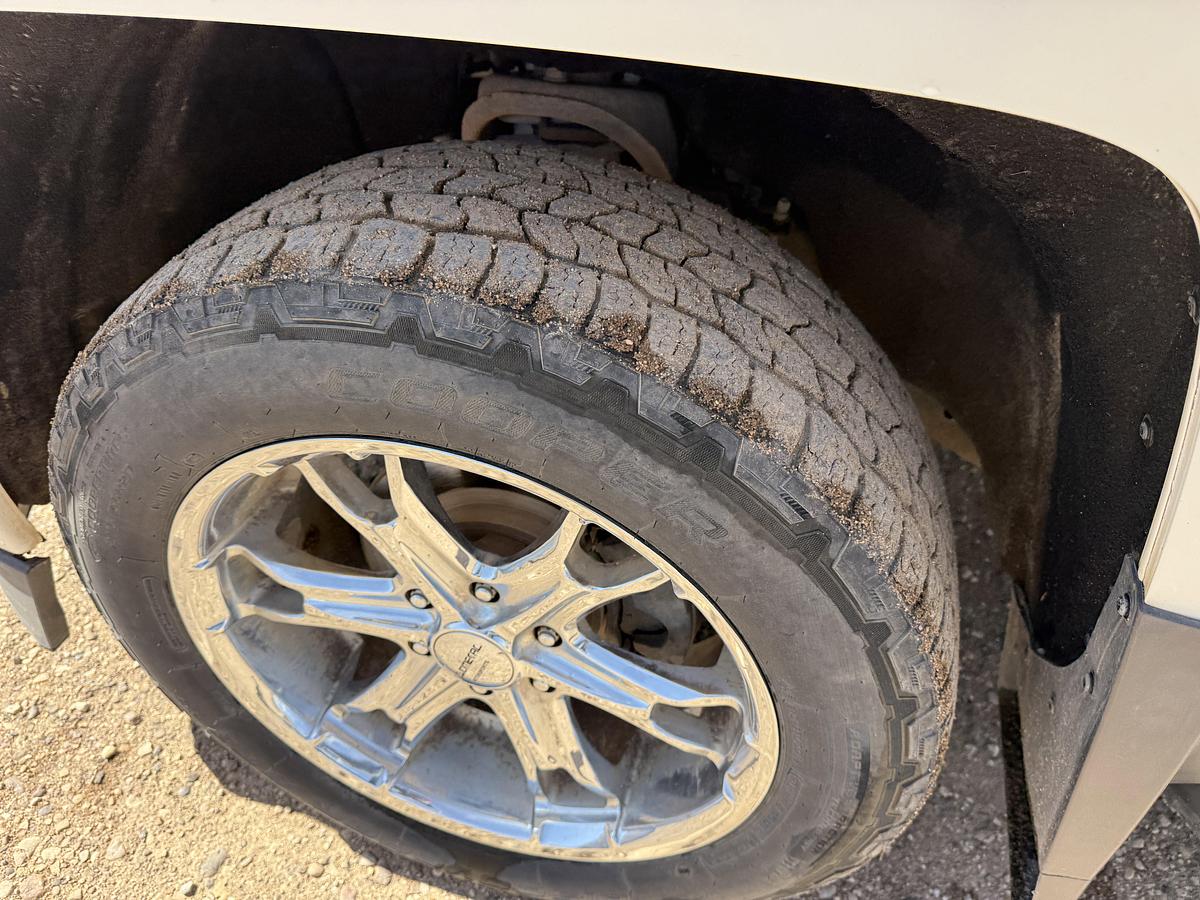 Used 2014 CHEVROLET SILVERADO 1500 HIGH COUNTRY 4WD CREW CAB PICKUP