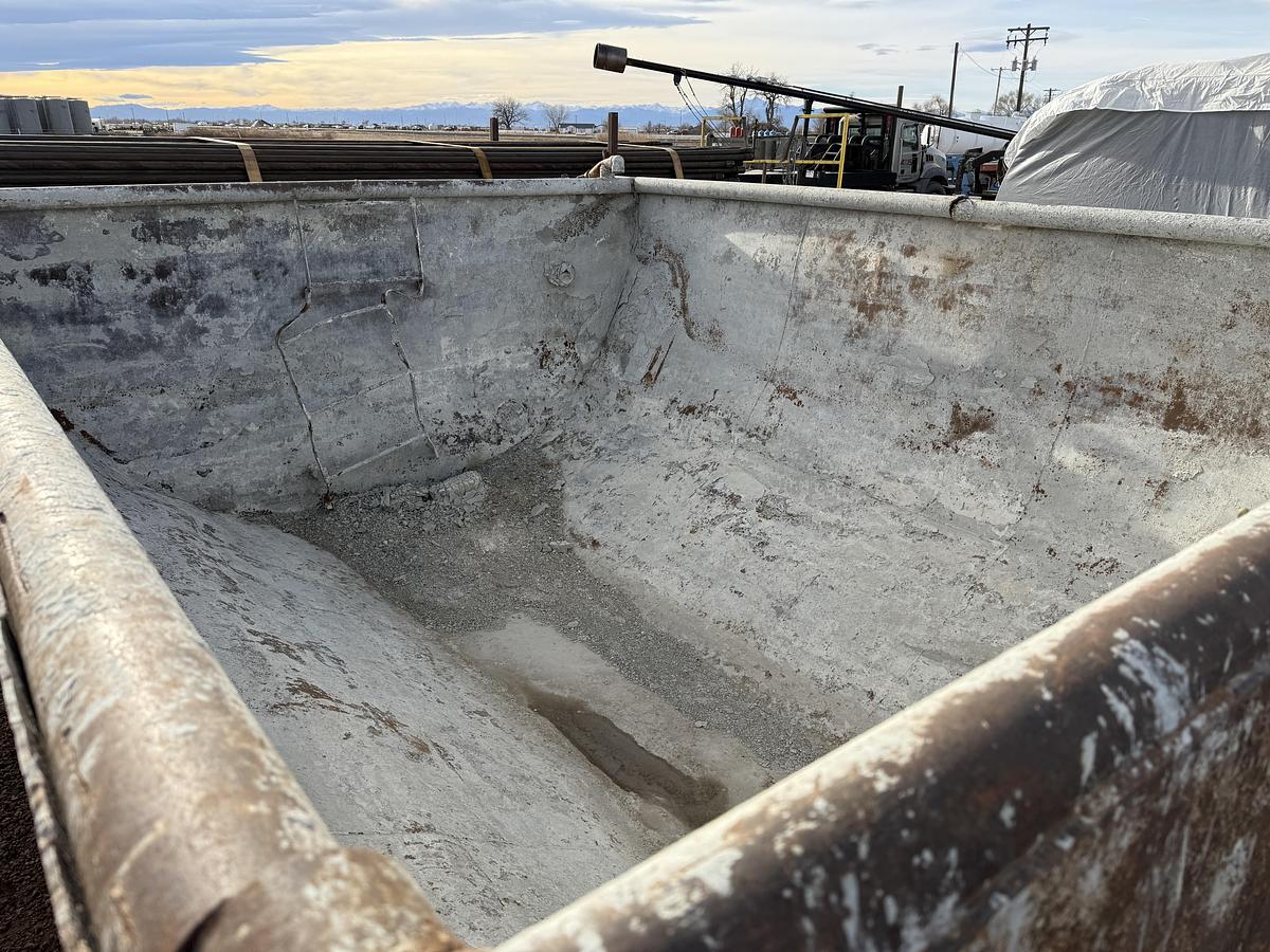 Used 15’L X 6’H ROUND BOTTOM TANK PIT SKIDDED