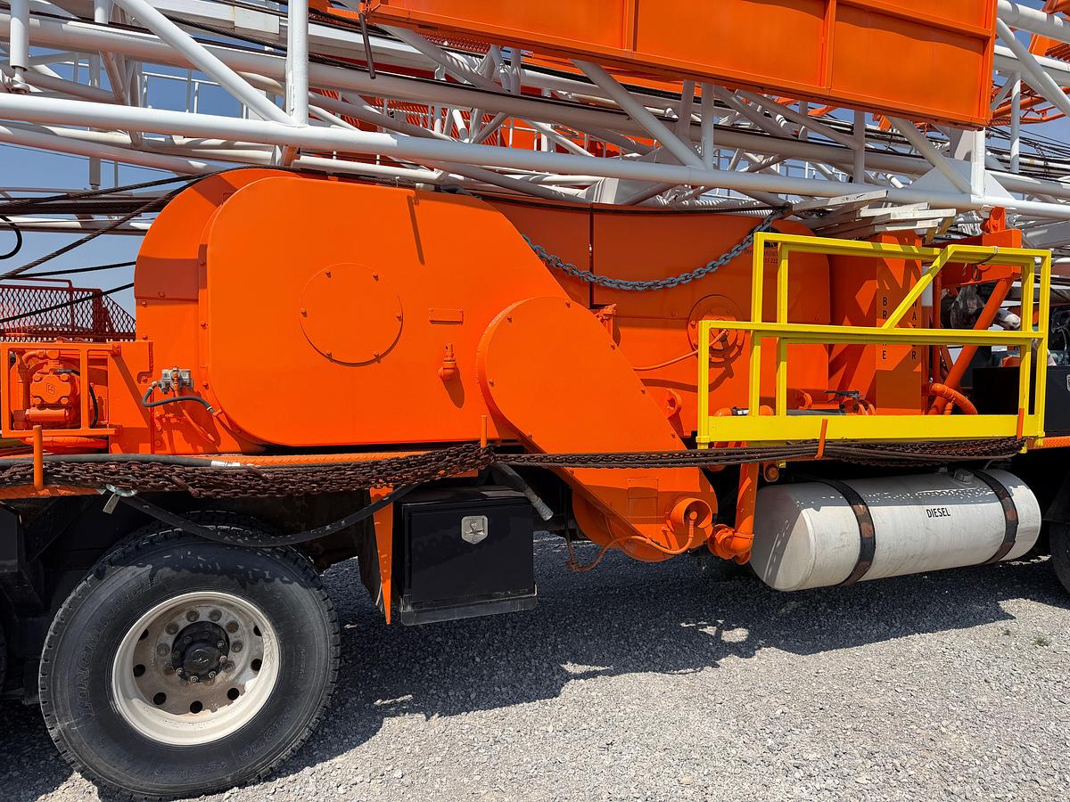 Used Refurbished 1981 FRANKS 1287/160 DTD-HT Well Service Rig (102x230k Mast)