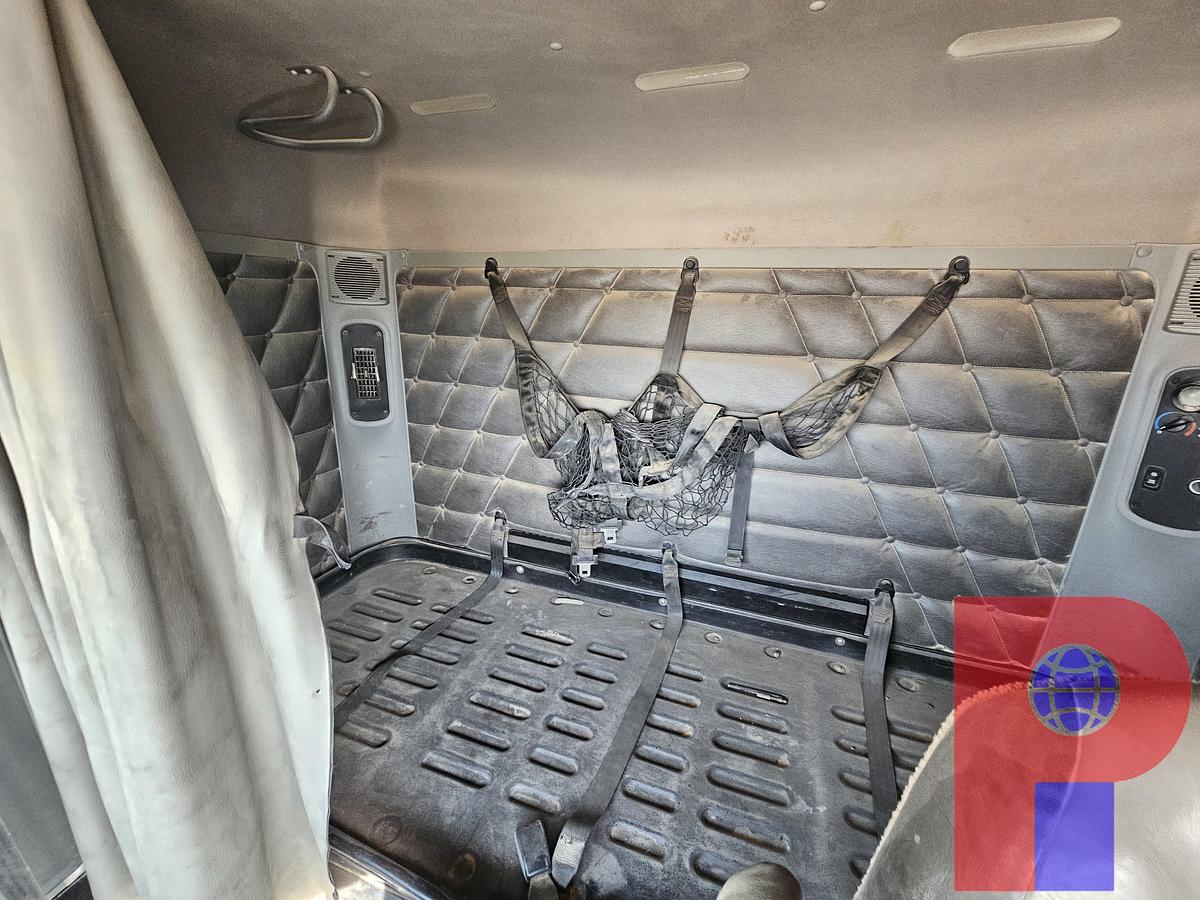 Used 2015 FREIGHTLINER T/A SLEEPER HAUL TRUCK