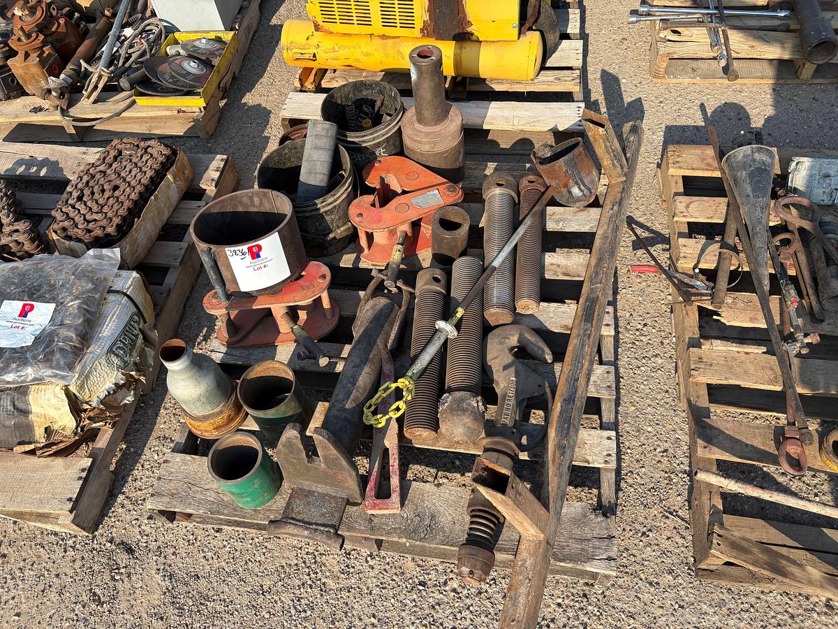 Used Pallet with (4) jack screws, rod hook, lift cylinder, etc.