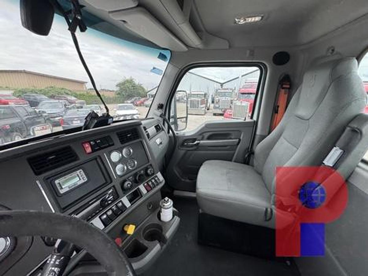 Used 2019 KENWORTH T680 T/A DAY CAB TRUCK TRACTOR