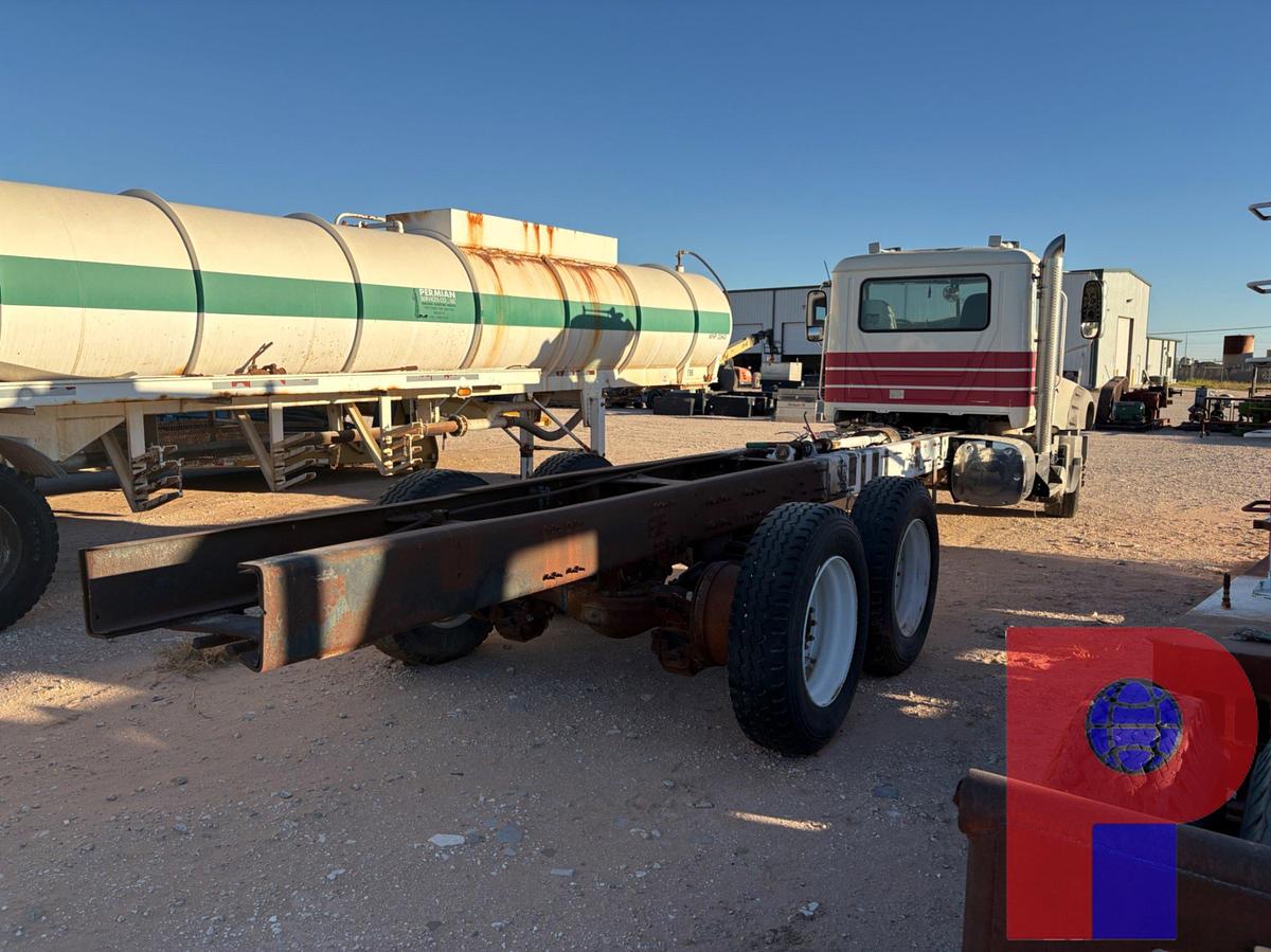 Used 2013 MACK GRANITE T/A DAYCAB TRUCK