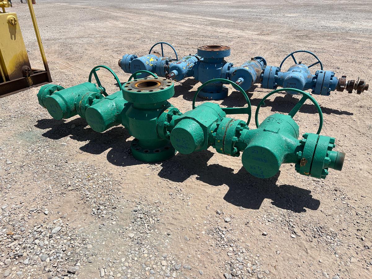 Used 7-1/16” x 4” fluid cross w/ (4) 4” 10k gate valves