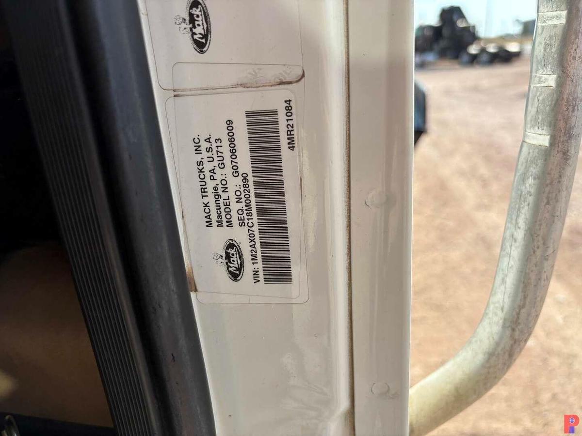 Used 2008 MACK GRANITE T/A DAYCAB GIN POLE TRUCK