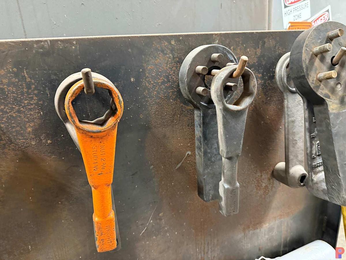 Used (19) 2-3/8” - 4-1/16” HAMMER & PLUG VALVE WRENCHES
