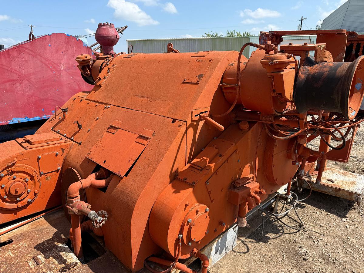 Used SKYTOP BREWSTER N45 450-HP DRAWWORKS P/B CAT 3412 (625-HP) ENGINE, SKIDDED