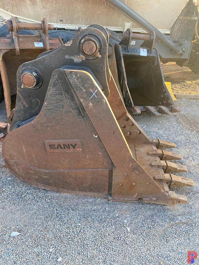 Used 36” HD 5-TOOTH EXCAVATOR BUCKET